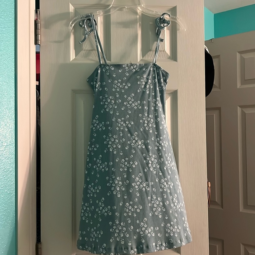 Small pastel green forever21 dress
